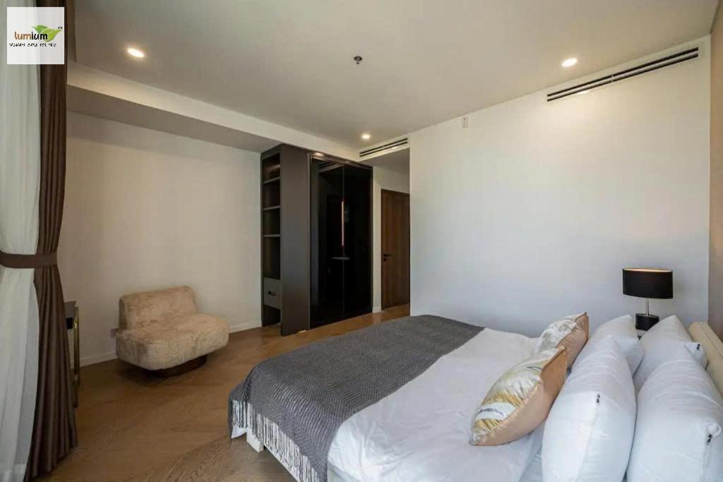 The Lumiere Riverside Residence Apartment Ho Şi Min Exterior foto
